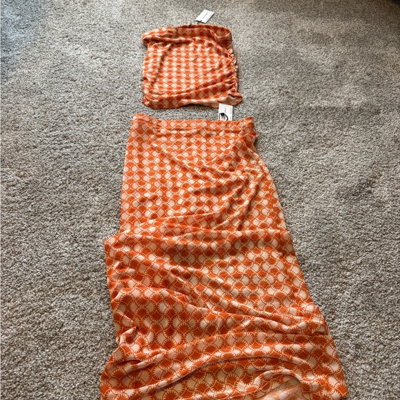 NWT RESA Orange and White Patterned Set - Picture 2 of 5
